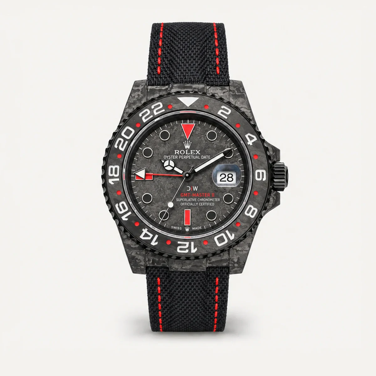 Rolex GMT-Master II 40، DiW «Carbon» (تعديل خاص) · حزام قماشي (تعديل خاص) — صورة توضيحية وليست صورة للقطعة