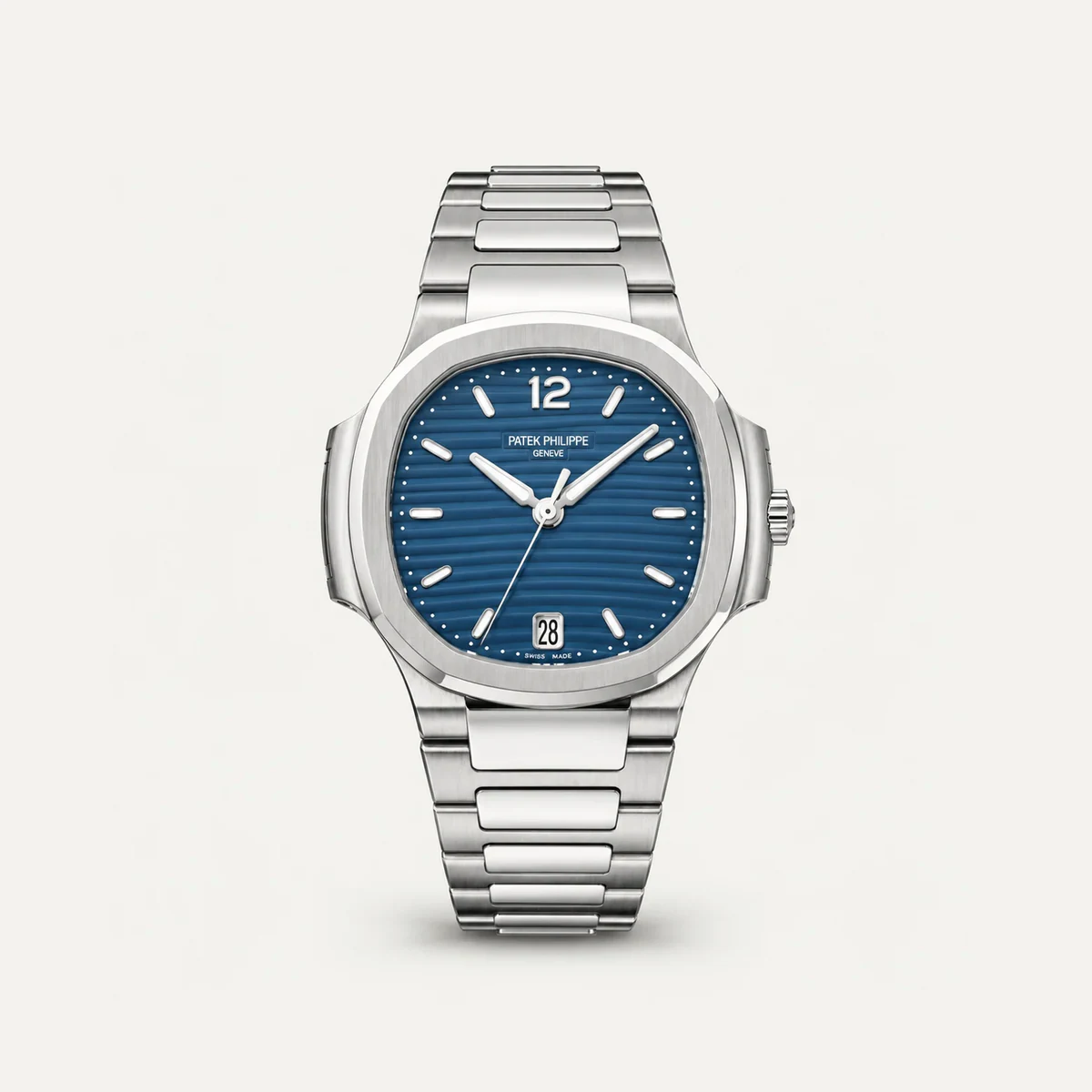 Patek Philippe Nautilus 7118/1A، ميناء أزرق · ستيل — صورة توضيحية وليست صورة للقطعة