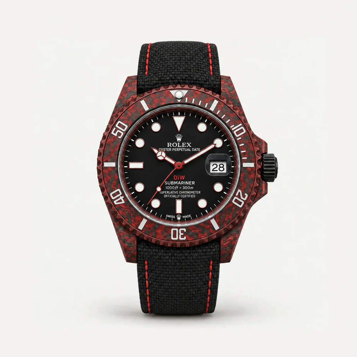 Rolex Submariner 40، DiW «Red Devil» (تعديل خاص) · حزام قماشي (تعديل خاص) — صورة توضيحية وليست صورة للقطعة