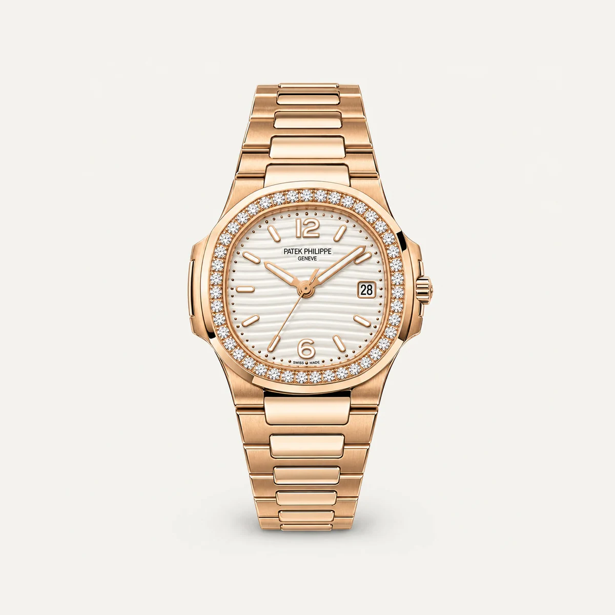 Patek Philippe Nautilus 7010/1R، ميناء أبيض · لون الذهب الوردي · إطار مرصّع — صورة توضيحية وليست صورة للقطعة