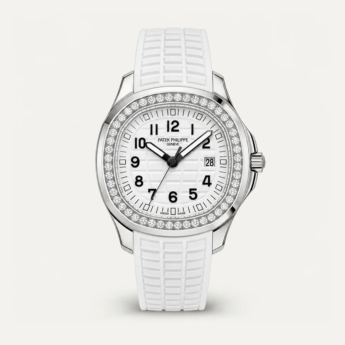Patek Philippe Aquanaut Luce 5267/200A، ميناء أبيض · ستيل · إطار مرصّع — صورة توضيحية وليست صورة للقطعة