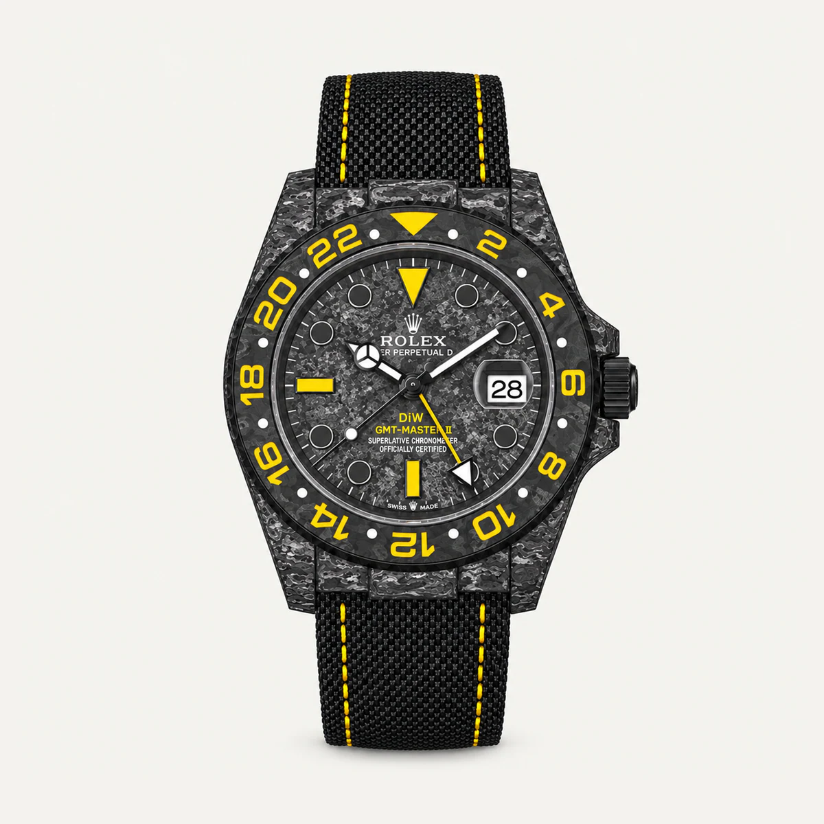Rolex GMT-Master II 40، DiW «Carbon Yellow» (تعديل خاص) · حزام قماشي (تعديل خاص) — صورة توضيحية وليست صورة للقطعة